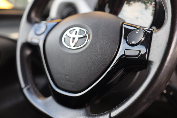 Toyota Aygo 1.0 VVT-i x-sport / AUT / NAP / Eerste Eigenaar / Camera / F1 Flippers / Airco / 5 Deurs / Allu Velgen