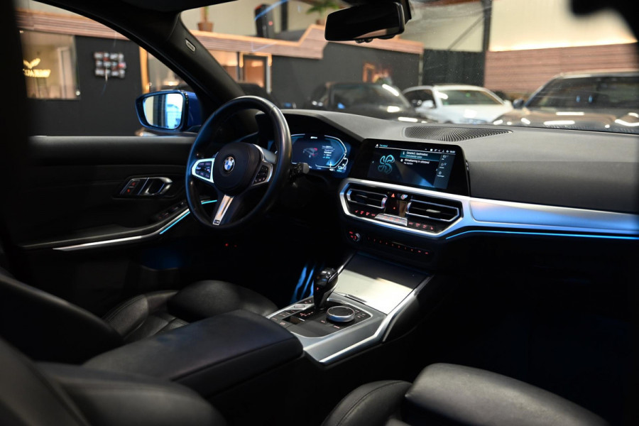 BMW 3 Serie Touring 330e M-Sport - Laser - Adapt. Cruise Control - Panoramadak - Keyless Entry - Stoelverwarming - Camera