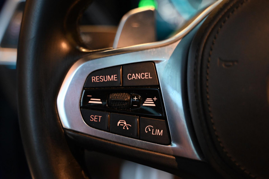 BMW 3 Serie Touring 330e M-Sport - Laser - Adapt. Cruise Control - Panoramadak - Keyless Entry - Stoelverwarming - Camera