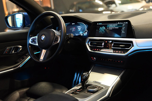 BMW 3 Serie Touring 330e M-Sport - Laser - Adapt. Cruise Control - Panoramadak - Keyless Entry - Stoelverwarming - Camera