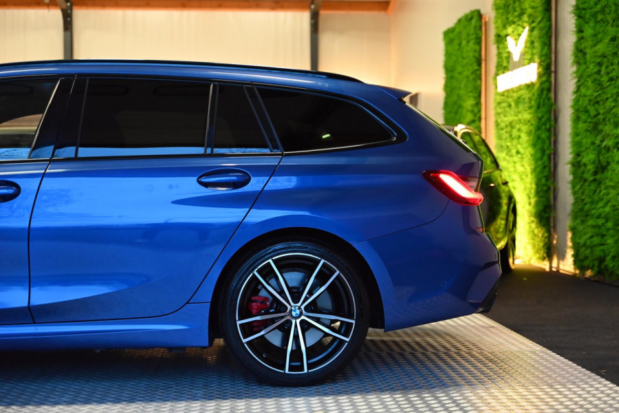 BMW 3 Serie Touring 330e M-Sport - Laser - Adapt. Cruise Control - Panoramadak - Keyless Entry - Stoelverwarming - Camera