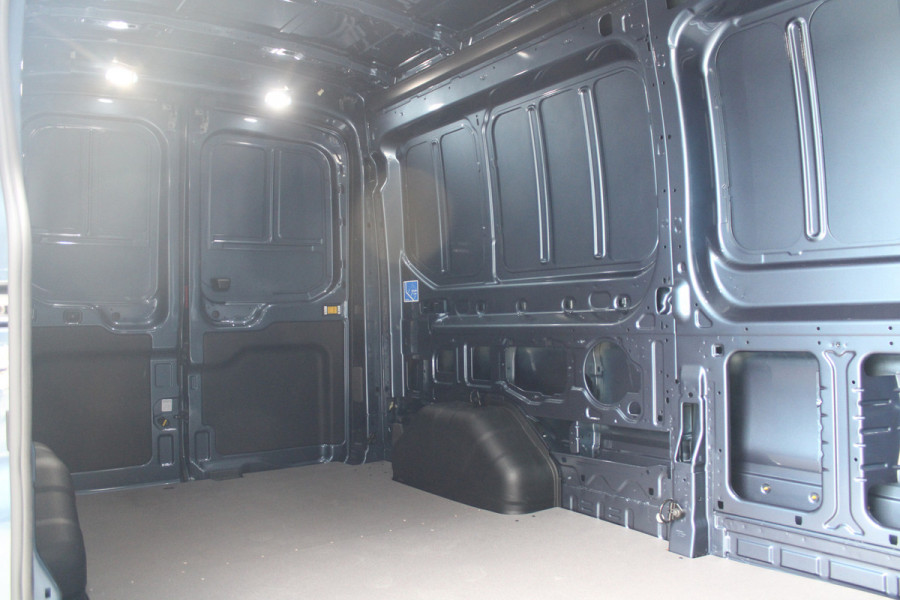 Ford Transit 350 2.0 TDCI L3H2 Limited 165pk - Adaptive Cruise - Luchtvering - Blind Spot - 360 camera - Navigatie - Stoel-Stuurverwarming -