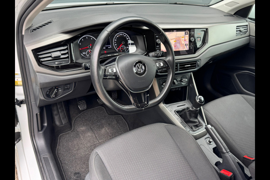 Volkswagen Polo 1.0 TSI * Navigatie * Lichtmetaal * AppleCarPlay *