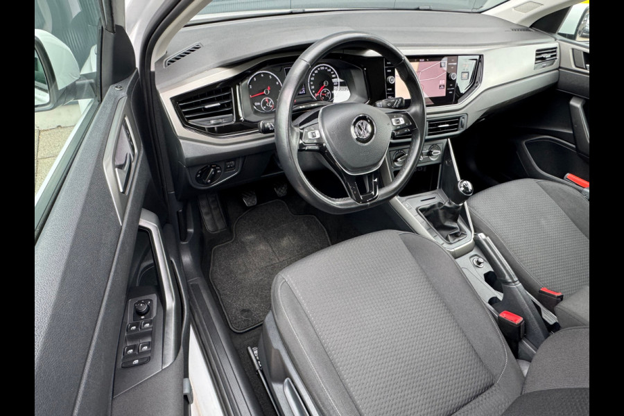 Volkswagen Polo 1.0 TSI * Navigatie * Lichtmetaal * AppleCarPlay *