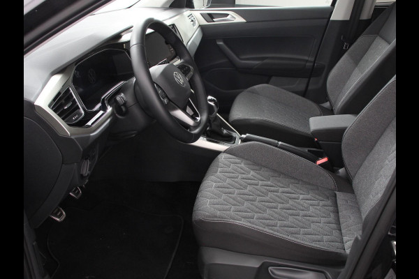 Volkswagen Polo 1.0 TSI Move | DEMO ! | Navigatie App Connect / Android Auto / Apple Carplay Climate Control Parkeer sensoren Lichtmetalen Velgen Dab Digitale Cockpit