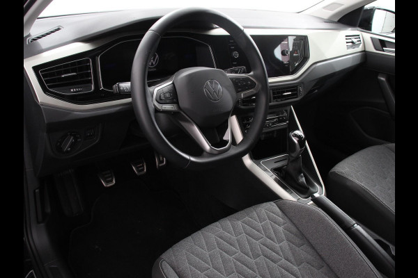 Volkswagen Polo 1.0 TSI Move | DEMO ! | Navigatie App Connect / Android Auto / Apple Carplay Climate Control Parkeer sensoren Lichtmetalen Velgen Dab Digitale Cockpit