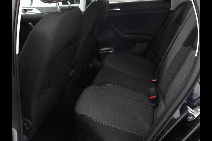 Volkswagen Polo 1.0 TSI Move | DEMO ! | Navigatie App Connect / Android Auto / Apple Carplay Climate Control Parkeer sensoren Lichtmetalen Velgen Dab Digitale Cockpit