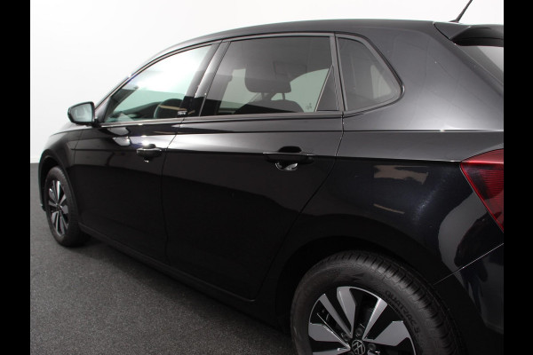 Volkswagen Polo 1.0 TSI Move | DEMO ! | Navigatie App Connect / Android Auto / Apple Carplay Climate Control Parkeer sensoren Lichtmetalen Velgen Dab Digitale Cockpit