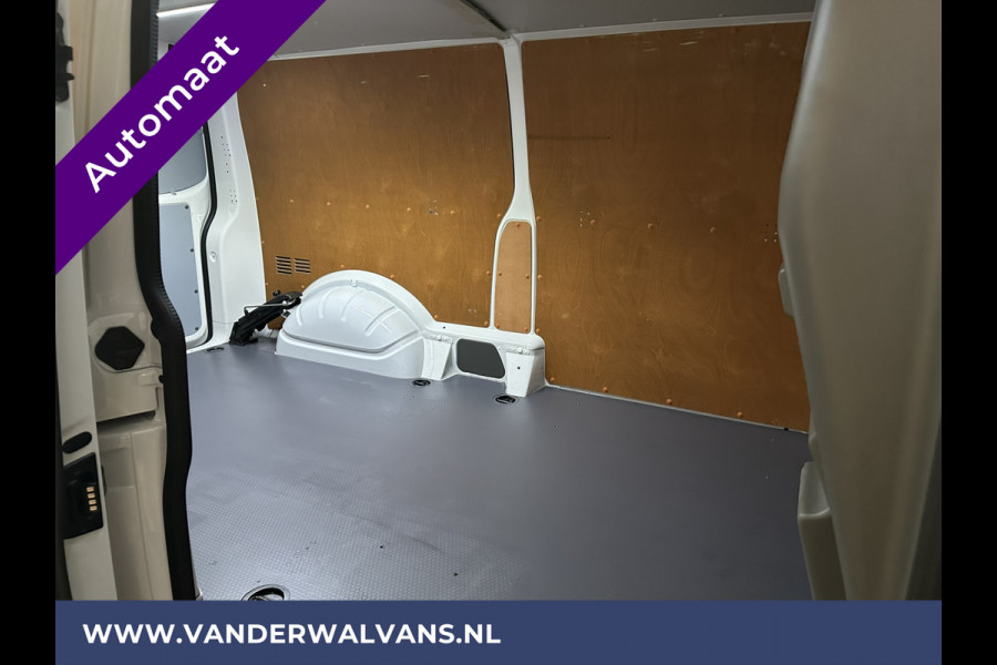 Volkswagen Transporter 2.0 TDI 150pk Automaat L2H1 Euro6 Airco | 2500kg Trekhaak | Velgen | Navigatie | Apple Carplay android auto, cruisecontrol, parkeersensoren