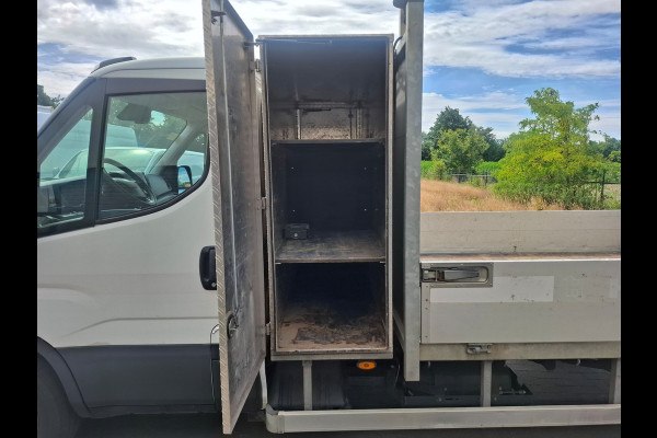 Iveco Daily 3.0I CNG EURO-6 375 35S14N Automaat HIAB Kraan Laadbak 3-Persoons Ecc Trekhaak Camera Blue power Alpine 2-Din Infotainment Sys. Bluetooth Opbergkasten Betonplex Vloer Compressed Natural Gas (CNG) Voertuig 1e Eigenaar Euro 6
