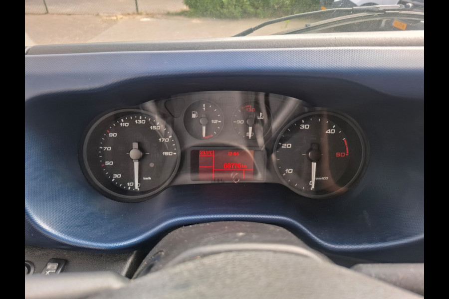 Iveco Daily 3.0I CNG EURO-6 375 35S14N Automaat HIAB Kraan Laadbak 3-Persoons Ecc Trekhaak Camera Blue power Alpine 2-Din Infotainment Sys. Bluetooth Opbergkasten Betonplex Vloer Compressed Natural Gas (CNG) Voertuig 1e Eigenaar Euro 6