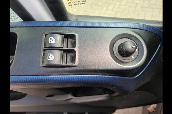 Iveco Daily 3.0I CNG EURO-6 375 35S14N Automaat HIAB Kraan Laadbak 3-Persoons Ecc Trekhaak Camera Blue power Alpine 2-Din Infotainment Sys. Bluetooth Opbergkasten Betonplex Vloer Compressed Natural Gas (CNG) Voertuig 1e Eigenaar Euro 6
