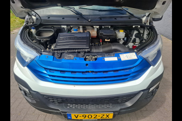 Iveco Daily 3.0I CNG EURO-6 375 35S14N Automaat HIAB Kraan Laadbak 3-Persoons Ecc Trekhaak Camera Blue power Alpine 2-Din Infotainment Sys. Bluetooth Opbergkasten Betonplex Vloer Compressed Natural Gas (CNG) Voertuig 1e Eigenaar Euro 6