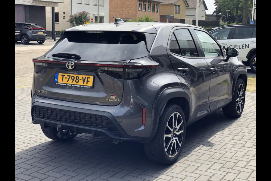 Toyota Yaris Cross 1.5 Hybrid GR Sport | Trekhaak, Parkeersensoren, Half Leer, Elektrische achterklep, Smart Connect, Stoelverwarming