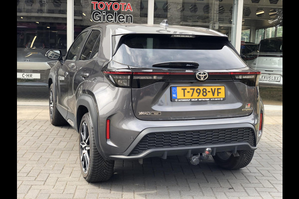 Toyota Yaris Cross 1.5 Hybrid GR Sport | Trekhaak, Parkeersensoren, Half Leer, Elektrische achterklep, Smart Connect, Stoelverwarming