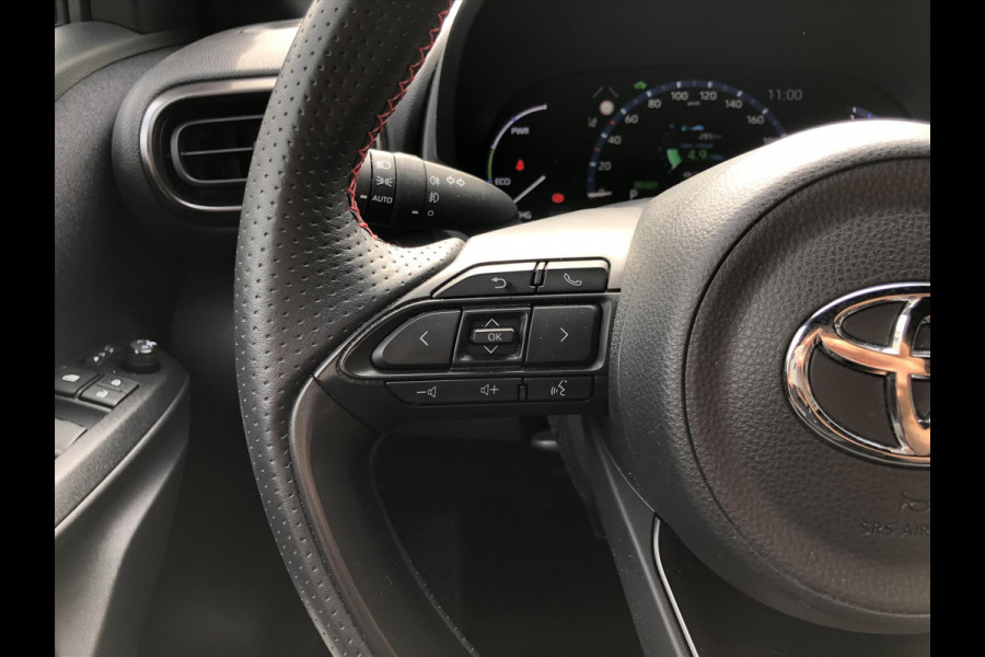Toyota Yaris Cross 1.5 Hybrid GR Sport | Trekhaak, Parkeersensoren, Half Leer, Elektrische achterklep, Smart Connect, Stoelverwarming
