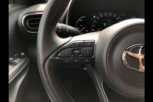 Toyota Yaris Cross 1.5 Hybrid GR Sport | Trekhaak, Parkeersensoren, Half Leer, Elektrische achterklep, Smart Connect, Stoelverwarming