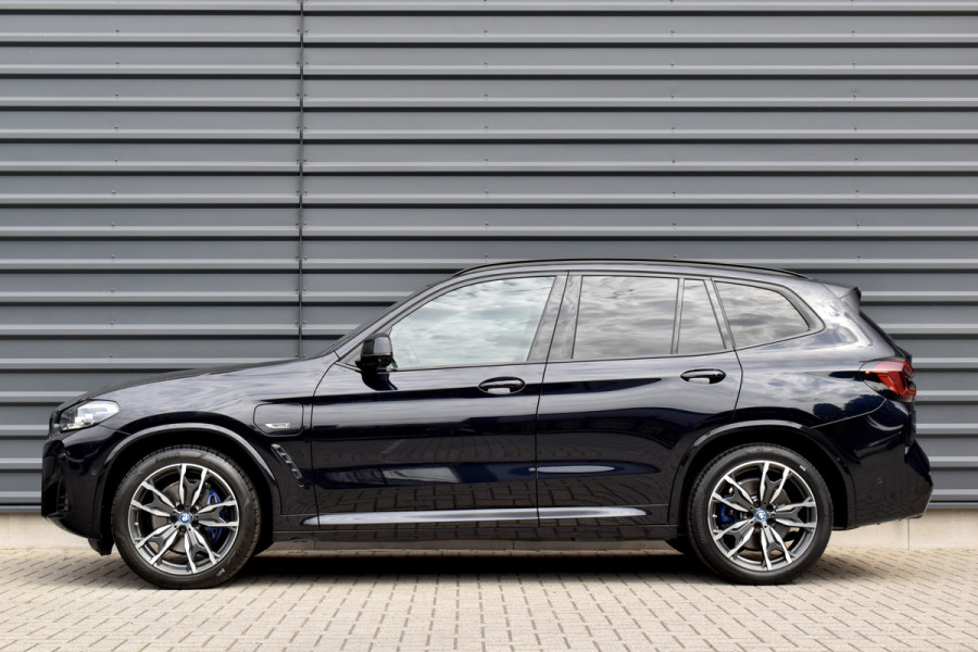 BMW X3 xDrive30e M Sport | Panoramadak | ACC | 20'' Velgen | Gesture Control | Lederen Bekleding |