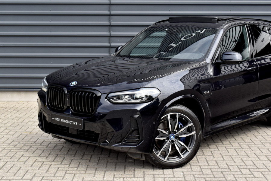 BMW X3 xDrive30e M Sport | Panoramadak | ACC | 20'' Velgen | Gesture Control | Lederen Bekleding |