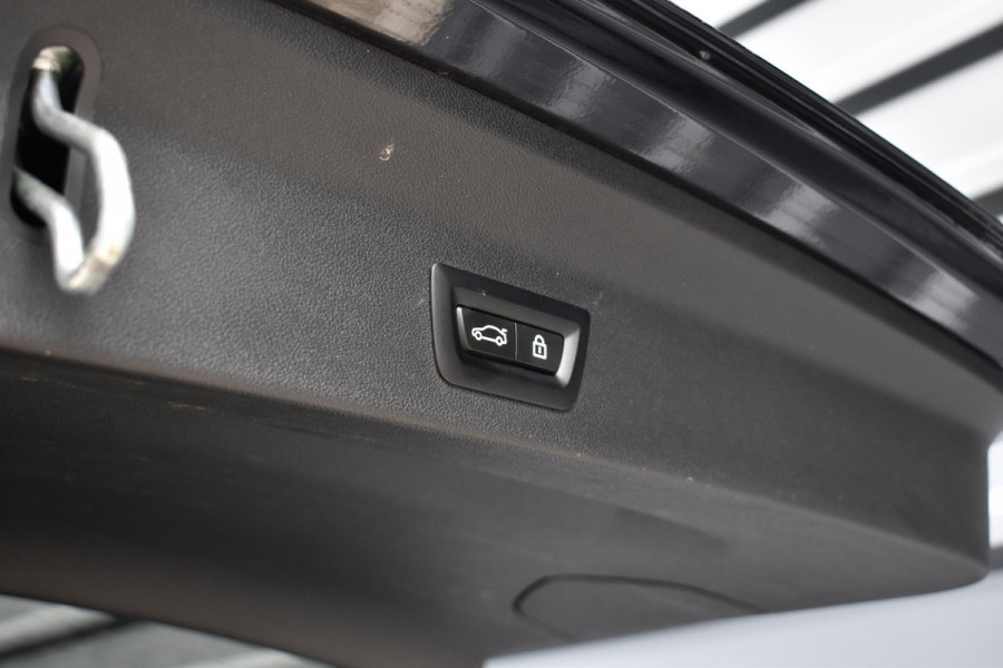 BMW X3 xDrive30e M Sport | Panoramadak | ACC | 20'' Velgen | Gesture Control | Lederen Bekleding |