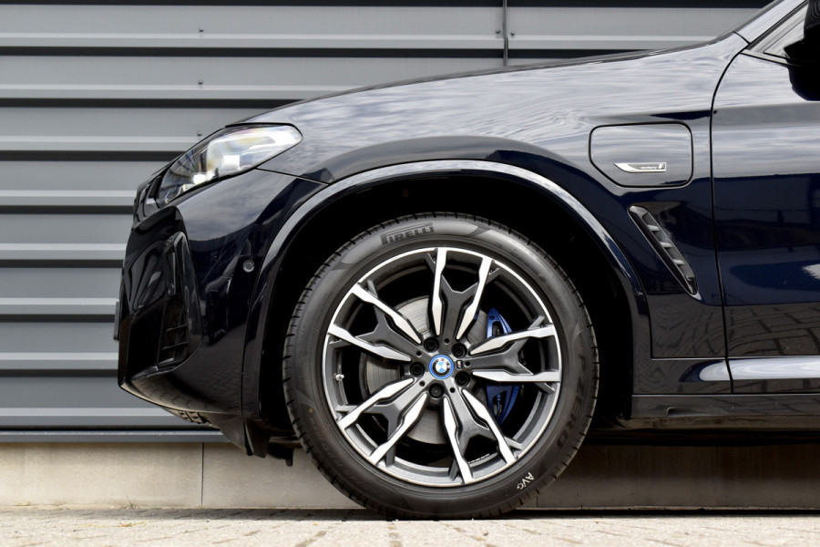 BMW X3 xDrive30e M Sport | Panoramadak | ACC | 20'' Velgen | Gesture Control | Lederen Bekleding |