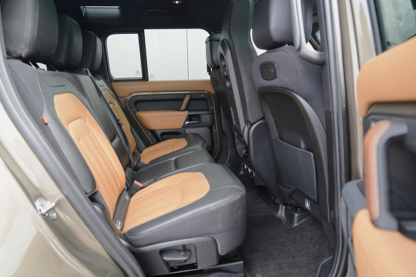 Land Rover Defender 110 3.0 P400 110 X 8-pers. / Milltek / Head-Up / Stoelkoeling / Pano / Trekhaak / Clearsight / Full Options!