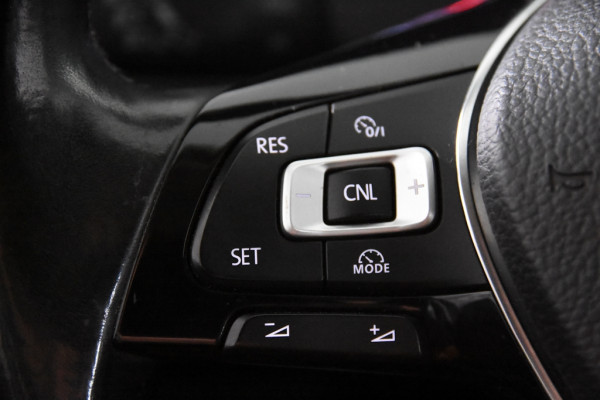 Volkswagen Golf 1.0 TSI Comfortline *Navigatie*Airco*Carplay*