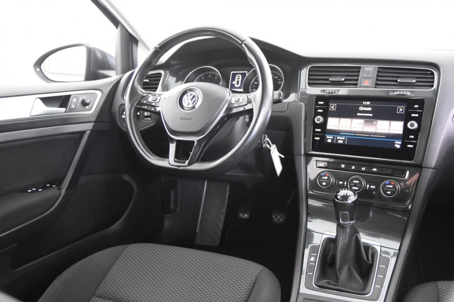Volkswagen Golf 1.0 TSI Comfortline *Navigatie*Airco*Carplay*