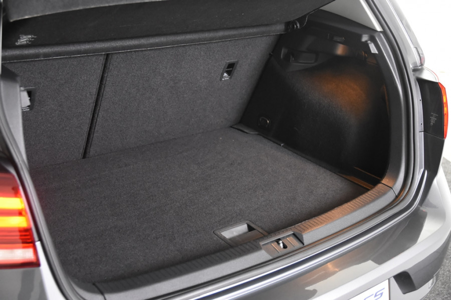 Volkswagen Golf 1.0 TSI Comfortline *Navigatie*Airco*Carplay*