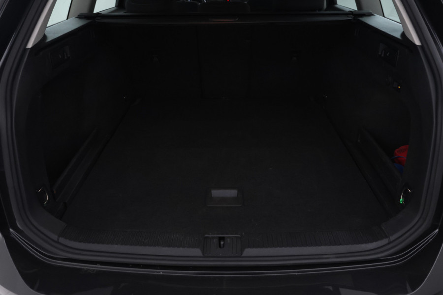 Volkswagen Passat Variant 1.6 TDI Comfort Business automaat, Navigatie, Trekhaak,