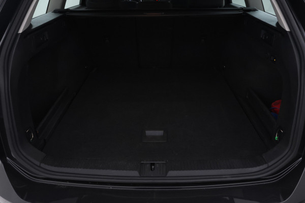 Volkswagen Passat Variant 1.6 TDI Comfort Business automaat, Navigatie, Trekhaak,