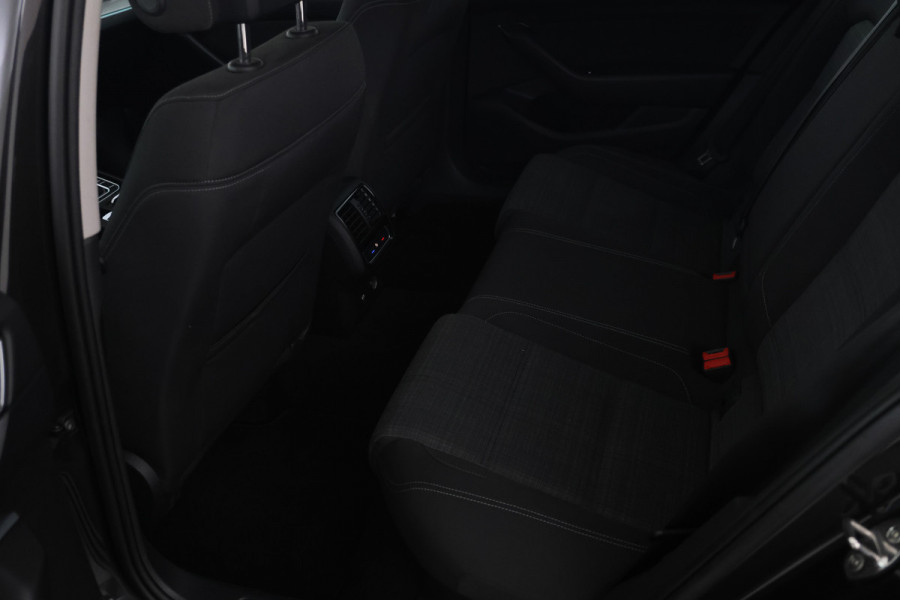 Volkswagen Passat Variant 1.6 TDI Comfort Business automaat, Navigatie, Trekhaak,