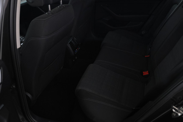 Volkswagen Passat Variant 1.6 TDI Comfort Business automaat, Navigatie, Trekhaak,