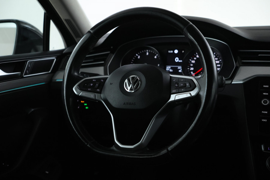 Volkswagen Passat Variant 1.6 TDI Comfort Business automaat, Navigatie, Trekhaak,
