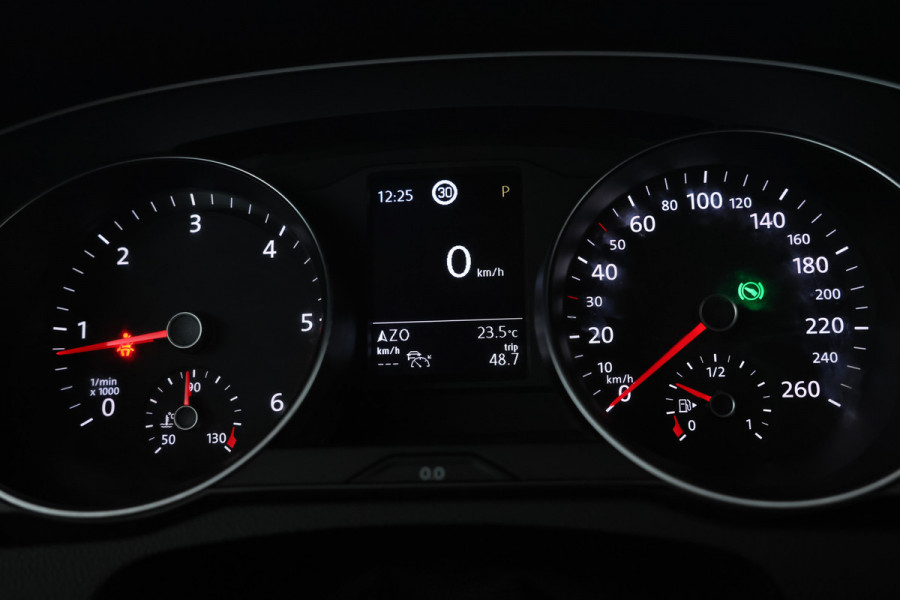 Volkswagen Passat Variant 1.6 TDI Comfort Business automaat, Navigatie, Trekhaak,