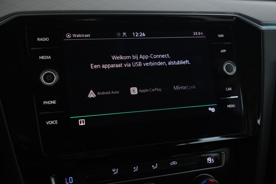 Volkswagen Passat Variant 1.6 TDI Comfort Business automaat, Navigatie, Trekhaak,
