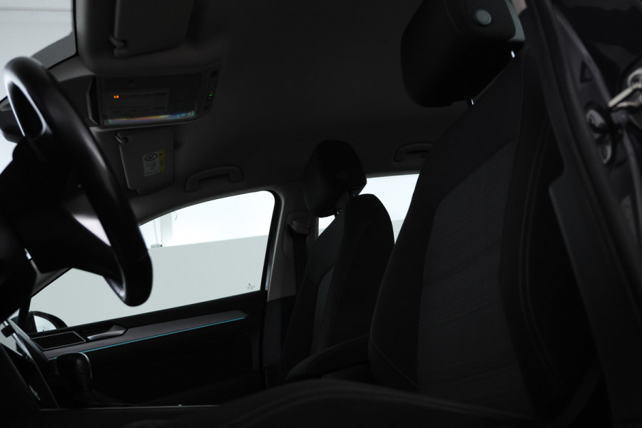 Volkswagen Passat Variant 1.6 TDI Comfort Business automaat, Navigatie, Trekhaak,