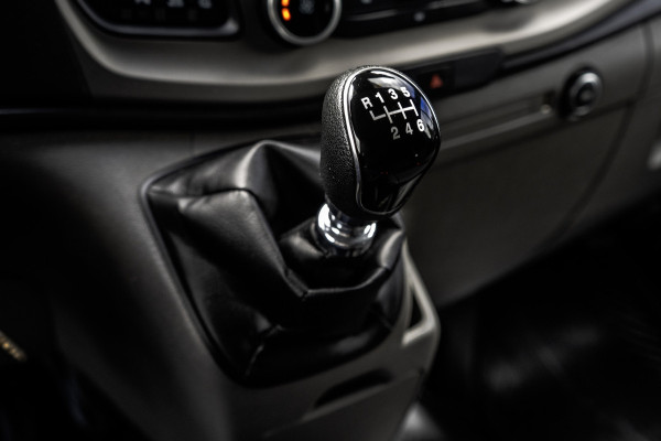 Ford Transit Custom 300 TDCI | L2H1 | LED | Omvormer | Cruise | Airco | PDC | Euro 6