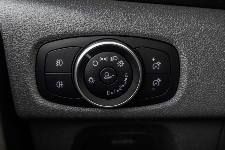 Ford Transit Custom 300 TDCI | L2H1 | LED | Omvormer | Cruise | Airco | PDC | Euro 6