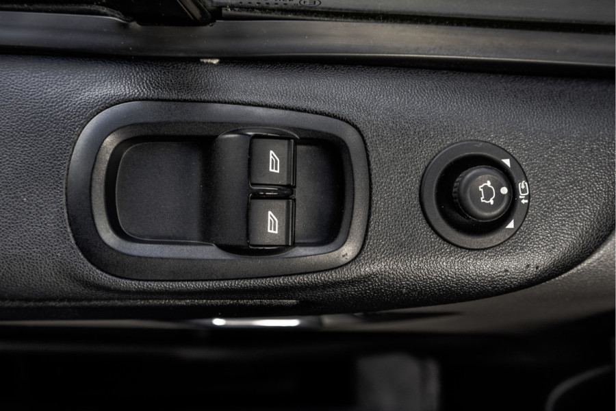 Ford Transit Custom 300 TDCI | L2H1 | LED | Omvormer | Cruise | Airco | PDC | Euro 6