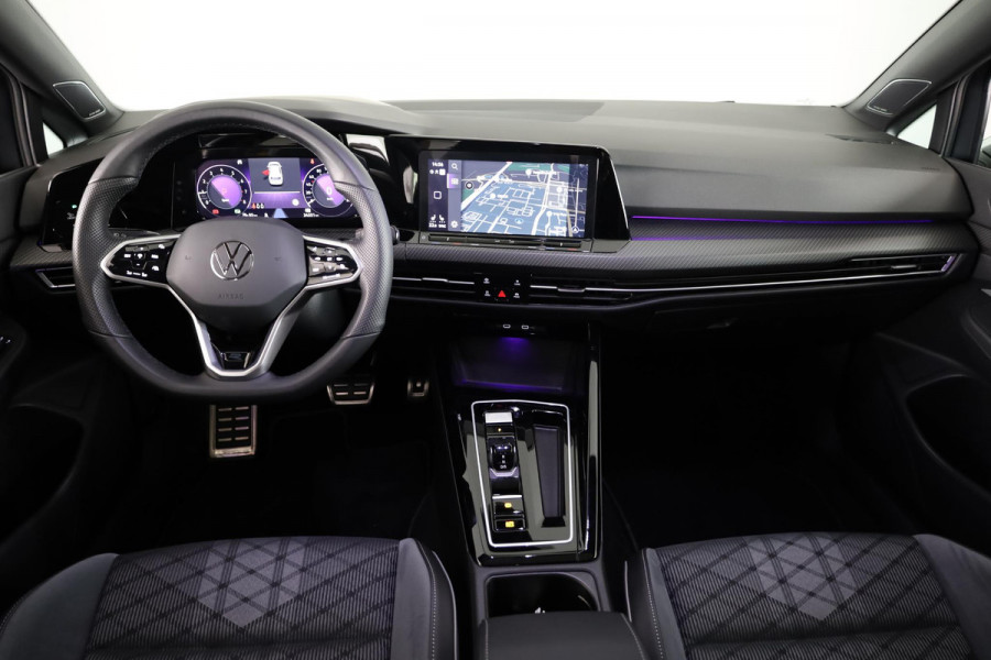 Volkswagen Golf 1.5 eTSI R-Line DSG (Automaat) | Verlengde garantie | Panorama dak | Harman Kardon | Head Up Display | Matrix koplampen | Standkachel |
