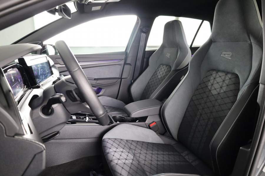 Volkswagen Golf 1.5 eTSI R-Line DSG (Automaat) | Verlengde garantie | Panorama dak | Harman Kardon | Head Up Display | Matrix koplampen | Standkachel |