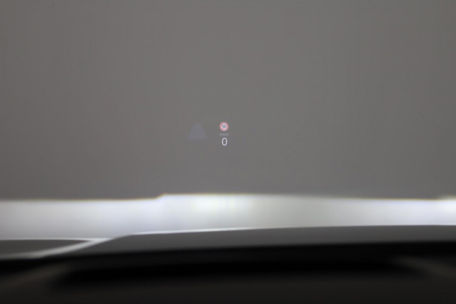 Volkswagen Golf 1.5 eTSI R-Line DSG (Automaat) | Verlengde garantie | Panorama dak | Harman Kardon | Head Up Display | Matrix koplampen | Standkachel |