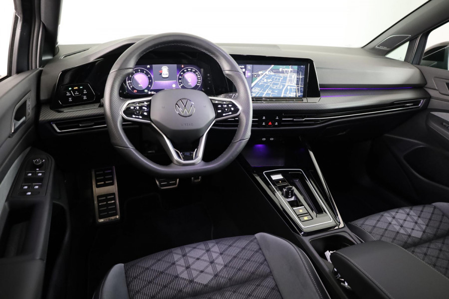 Volkswagen Golf 1.5 eTSI R-Line DSG (Automaat) | Verlengde garantie | Panorama dak | Harman Kardon | Head Up Display | Matrix koplampen | Standkachel |