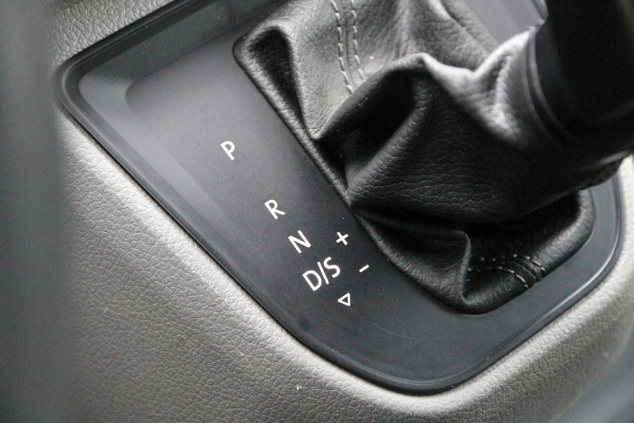 Volkswagen Crafter 2.0 TDI 177 | Aut. | DC | 3t trekgewicht | 7 Zitter | Camera |  Airco..