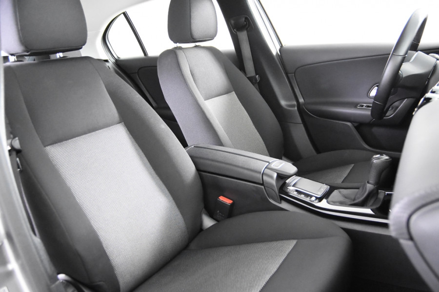 Mercedes-Benz A-Klasse 160 Style *1ste Eigenaar*Navigatie*DAB*camera*Stoelverwarming*