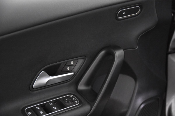 Mercedes-Benz A-Klasse 160 Style *1ste Eigenaar*Navigatie*DAB*camera*Stoelverwarming*