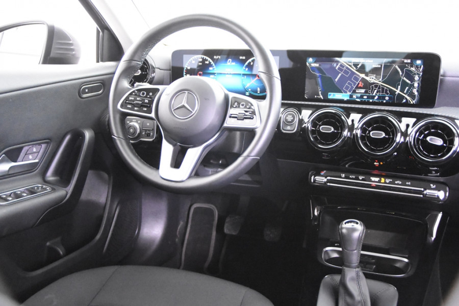 Mercedes-Benz A-Klasse 160 Style *1ste Eigenaar*Navigatie*DAB*camera*Stoelverwarming*