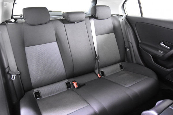 Mercedes-Benz A-Klasse 160 Style *1ste Eigenaar*Navigatie*DAB*camera*Stoelverwarming*