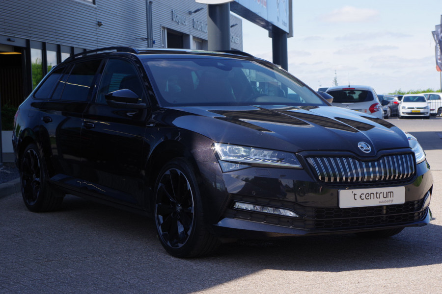 Škoda Superb Combi 1.4 TSI iV Sportline Business 218 PK PHEV, Panoramadak, Trekhaak, Winterpakket,